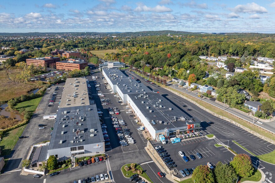 More Photos Of 411 Waverley Oaks Rd, Waltham Light Manufacturing For Lease