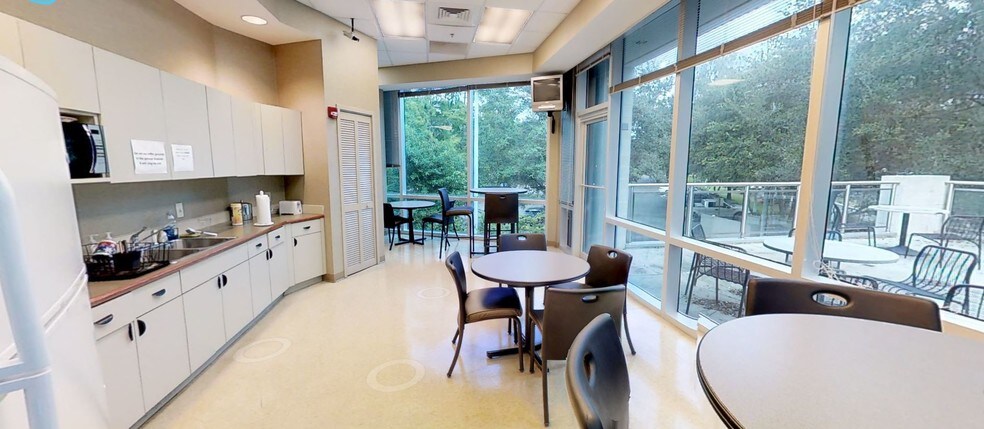 More Photos Of 5080 W Newberry Rd, Gainesville Bank For Sale