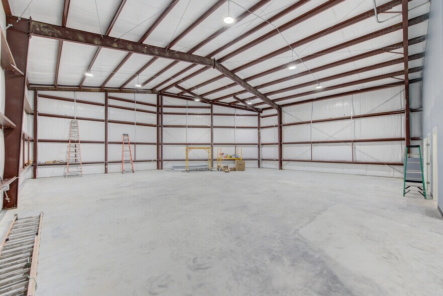 More Photos Of 6409 Eddie Dr, Humble Warehouse For Sale