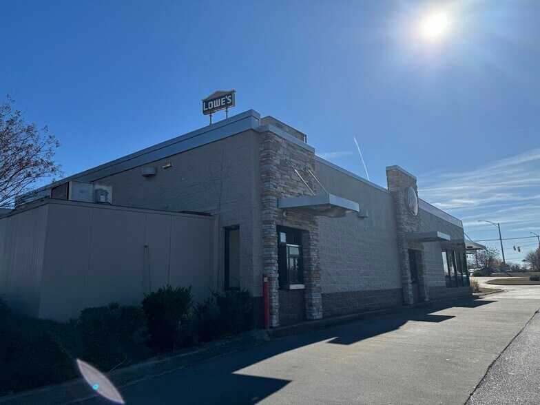 More Photos Of 1701 Fulton Rd, Fultondale Fast Food For Sale