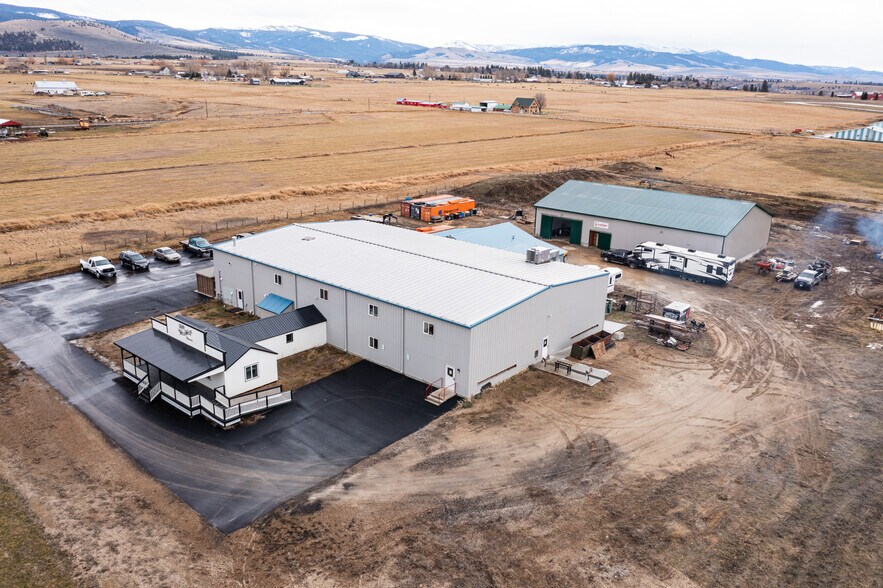 More Photos Of 497 Stevensville Airport Rd, Stevensville Warehouse For Sale
