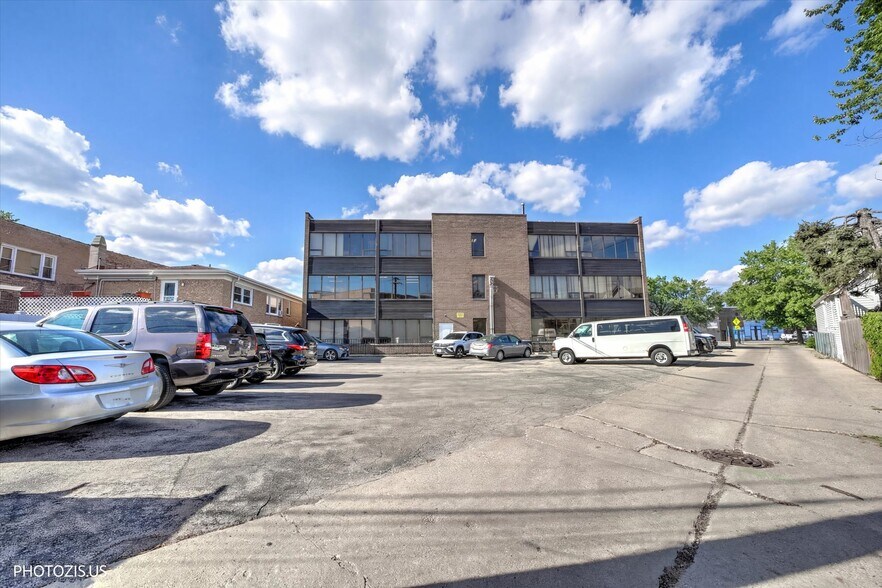 More Photos Of 5097 N Elston Ave, Chicago Medical For Sale