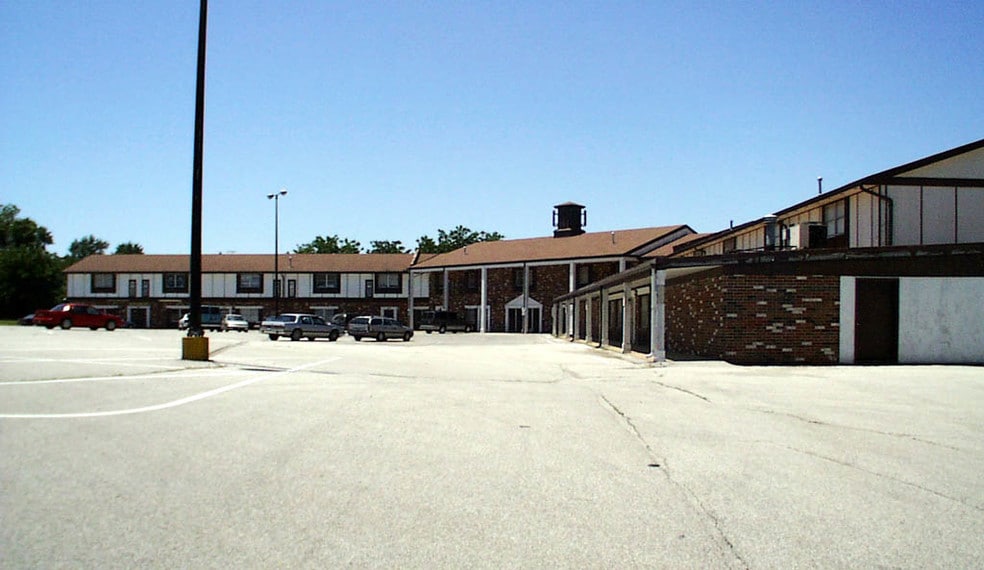 More Photos Of 3145-3159 Fee Fee Rd, Bridgeton Office For Lease