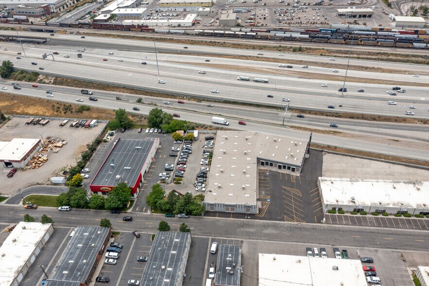 More Photos Of 7050 S 400 W, Midvale Showroom For Lease