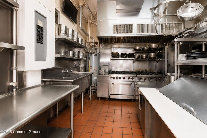More Photos Of 24 Jefferson Blvd, Staten Island General Retail For Lease