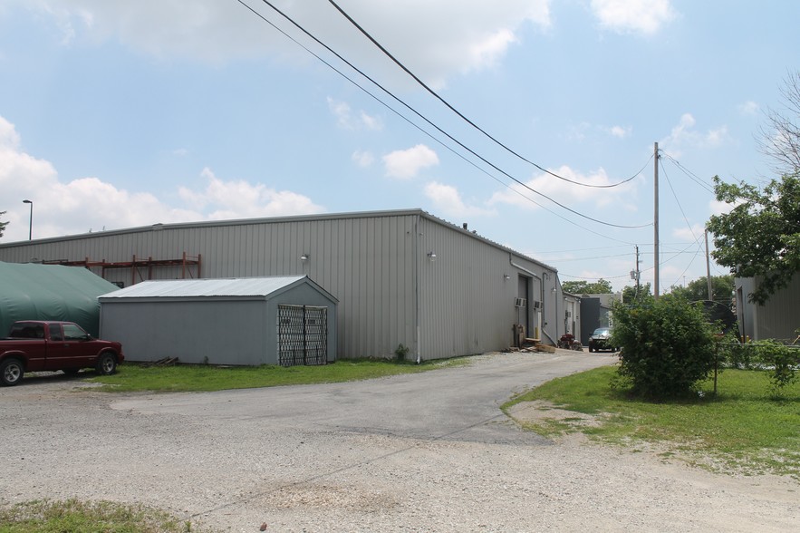 More Photos Of 412 W McCarty St, Indianapolis Industrial For Sale