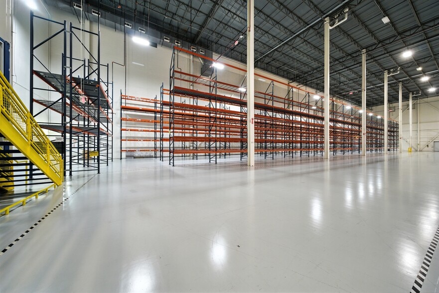 More Photos Of 1920 Innovation Way, Libertyville Manufacturing For Lease