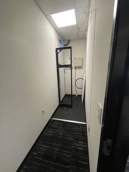 More Photos Of 2700 Farmington Ave, Farmington Office For Sale