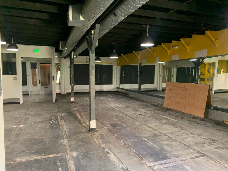 More Photos Of 2003-2011 Main St, Santa Monica Freestanding For Sale