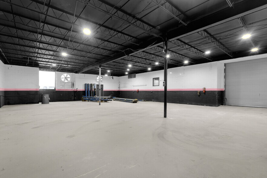 More Photos Of 4725 E 10th Ave, Hialeah Service For Lease