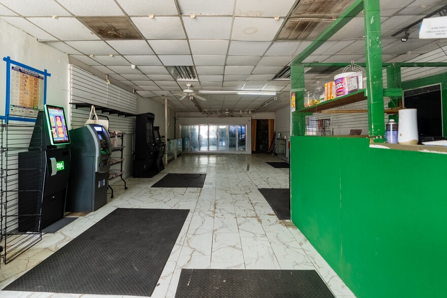More Photos Of 1026-1028 Holloway St, Durham Freestanding For Lease
