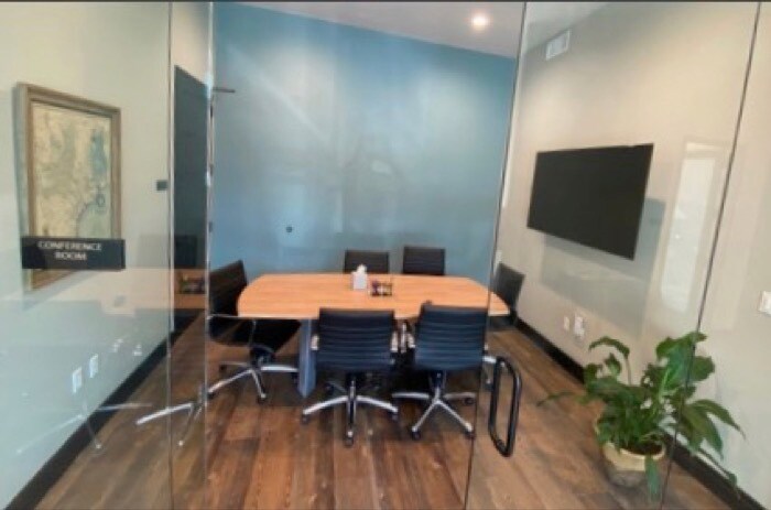 More Photos Of 2204 Western Trails Blvd, Austin Loft Creative Space For Lease