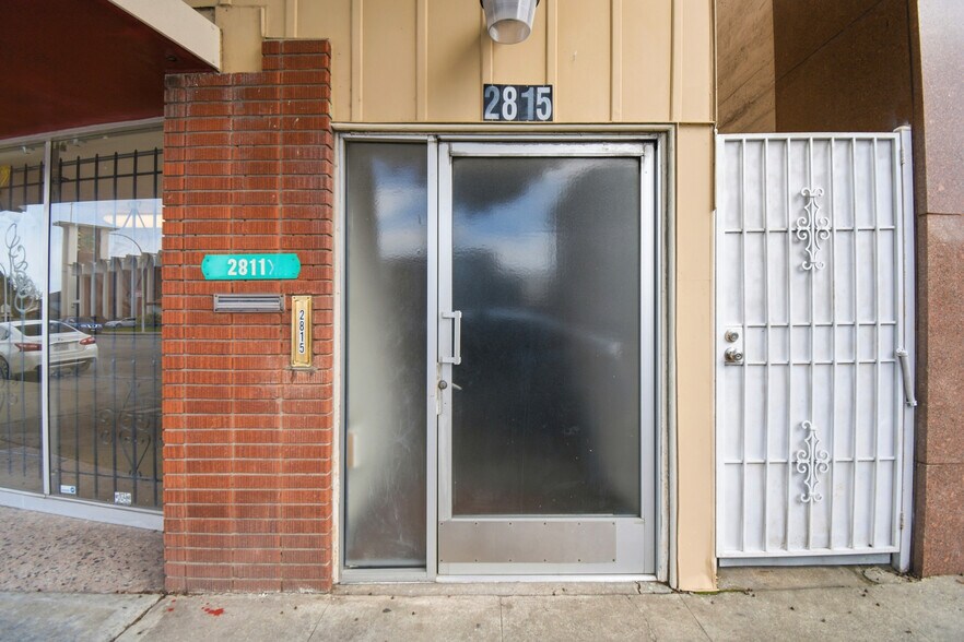 More Photos Of 2809-2815 Macdonald Ave, Richmond Office For Sale