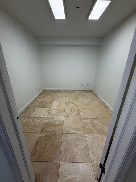 More Photos Of 30-63 38th St, Long Island City Office Residential For Sale