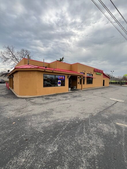 More Photos Of 805 Old Fort Pky, Murfreesboro Freestanding For Sale