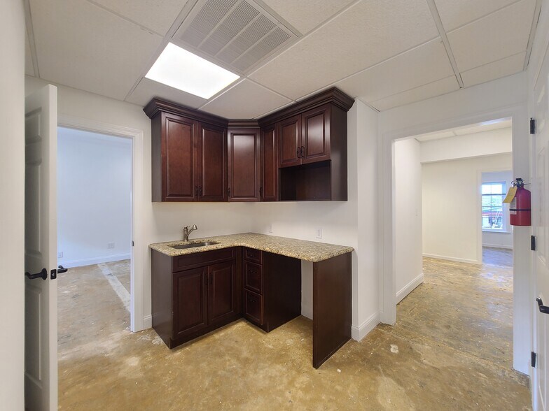 More Photos Of 47 River Rd, Summit Office For Sale