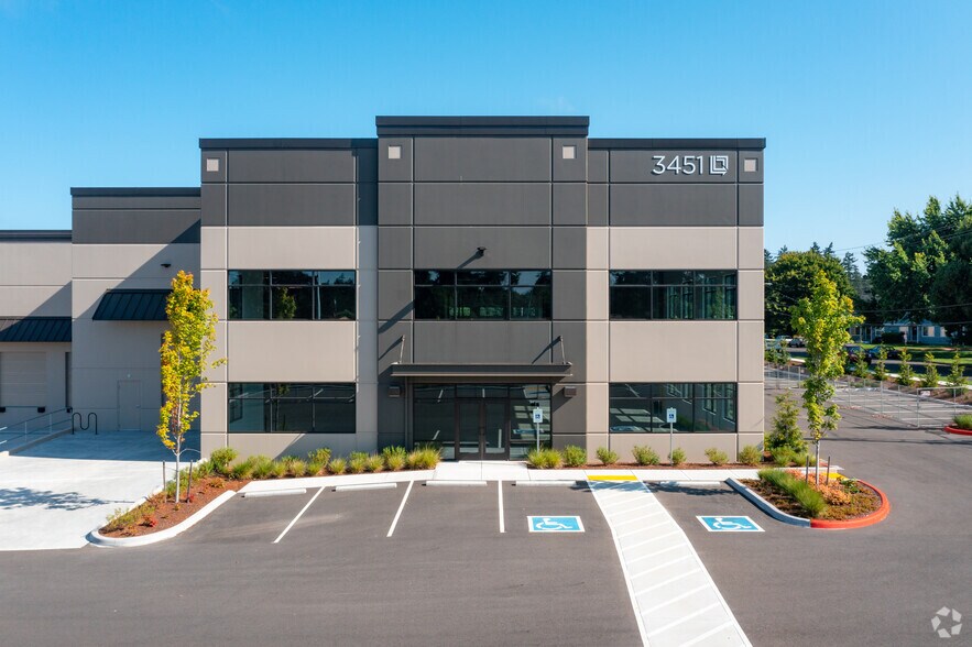 More Photos Of 3451 84th St S, Lakewood Distribution For Lease