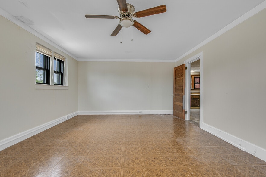 More Photos Of 330 Main St, Manchester Loft Creative Space For Sale