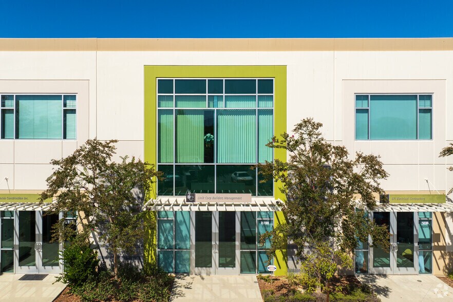 More Photos Of 25235-25251 Avenue Tibbitts, Valencia Manufacturing For Sale