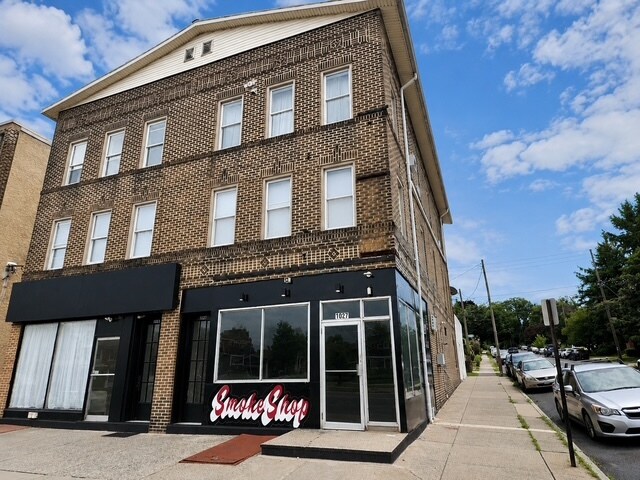 Primary Photo Of 1027 W Broad St, Bethlehem Storefront Retail Residential For Lease