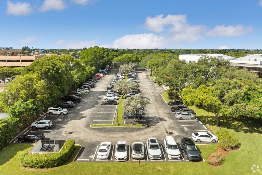 More Photos Of 560 Village Blvd, West Palm Beach Medical For Lease