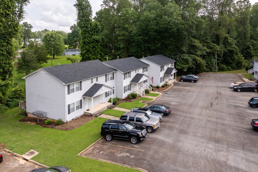 More Photos Of 210 Smith St, South Hill Apartments For Sale