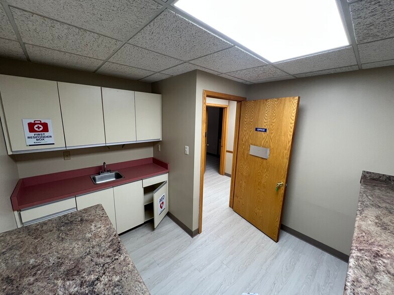 More Photos Of 155 Mount Pleasant Rd, West Newton Medical For Lease