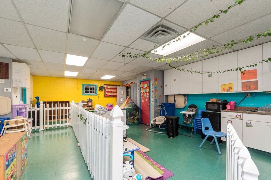 More Photos Of 211 Wise Ave, Dundalk Schools For Sale