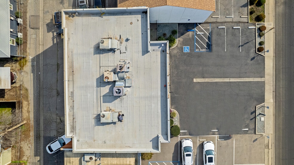 More Photos Of 1620 W Mineral King Ave, Visalia Office For Sale