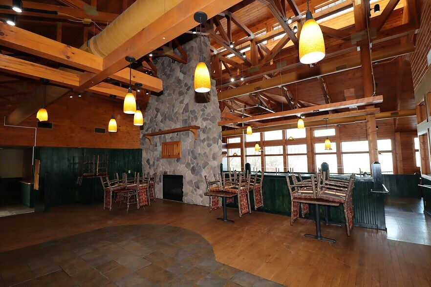 More Photos Of 30580 Hwy 2, Ashland General Retail For Lease