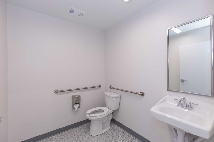 More Photos Of 8205 Amarillo Blvd W, Amarillo Industrial For Sale