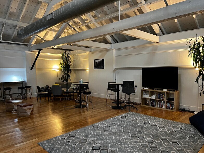 More Photos Of 925 De La Vina St, Santa Barbara Office For Lease