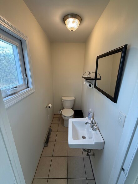 More Photos Of 111 Steubenville Pike, Burgettstown Office For Sale