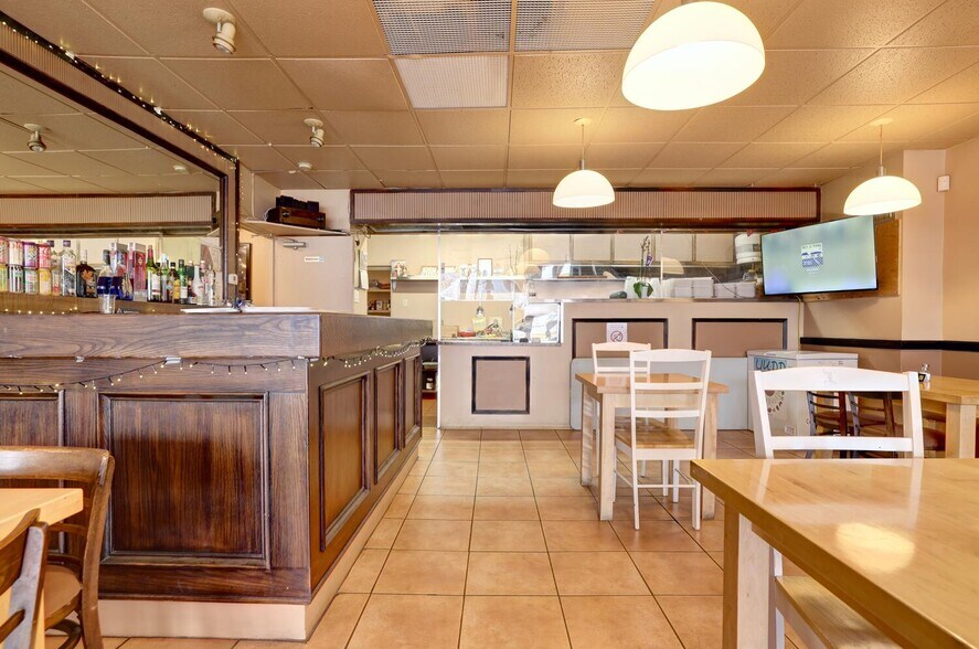 More Photos Of 448 Browns Line, Toronto Restaurant For Sale