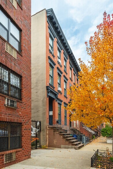 More Photos Of 434 Clermont Ave, Brooklyn Apartments For Sale