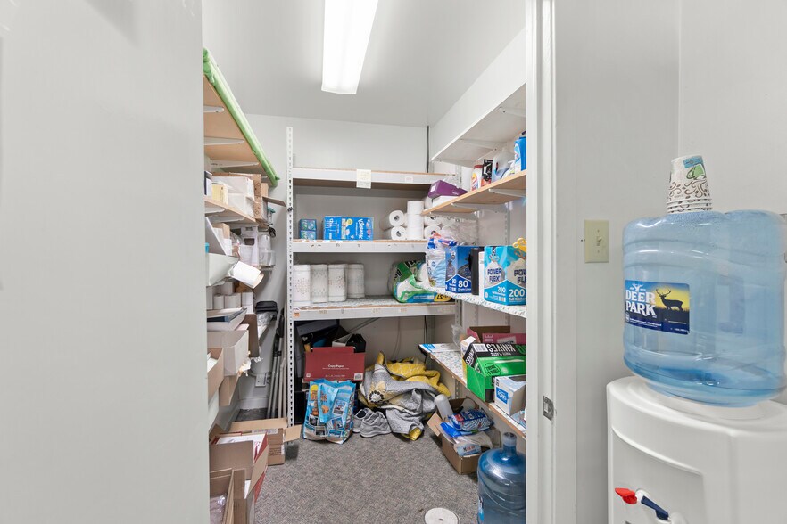 More Photos Of 410 S Main St, Pleasantville Office For Sale