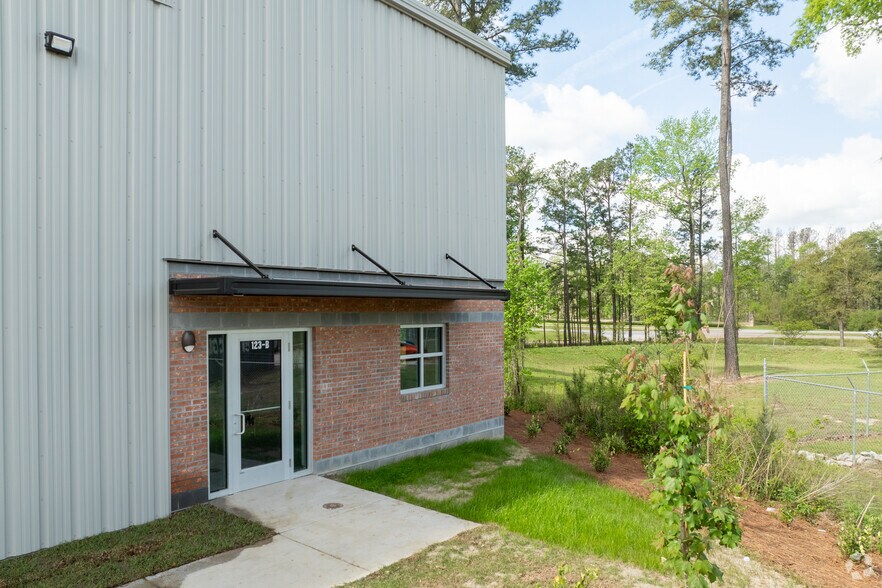 More Photos Of 123 Commerce Creek Way, Moncks Corner Warehouse For Lease