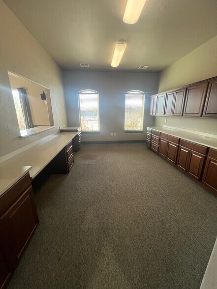 More Photos Of 13310 Eastern ave, Edmond Medical For Sale