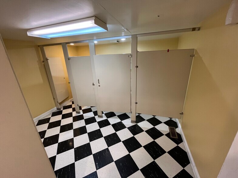 More Photos Of 110 B St, Saint Albans Funeral Home For Sale