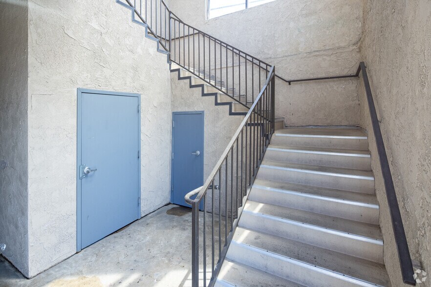 More Photos Of 5318 S Vermont Ave, Los Angeles Storefront Retail Office For Lease