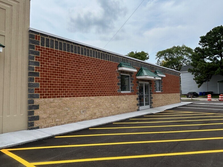 More Photos Of 1823 County St, Portsmouth Warehouse For Lease
