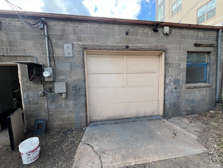 More Photos Of 1940 S Bannock St, Denver Service For Lease