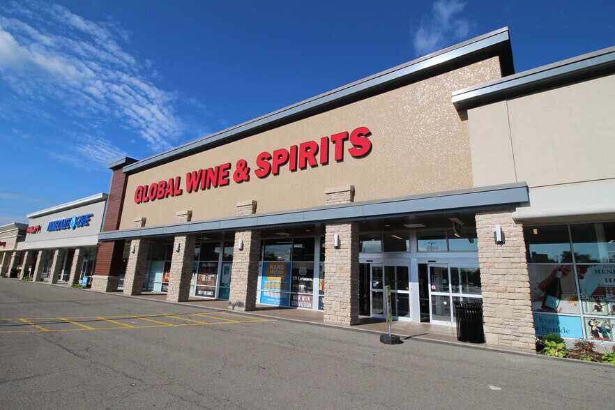 More Photos Of 4950-4990 Harlem Rd, Amherst Unknown For Lease