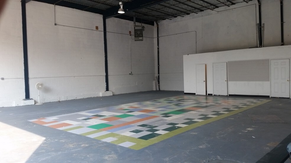 More Photos Of 518 Timpson Pl, Bronx Warehouse For Lease