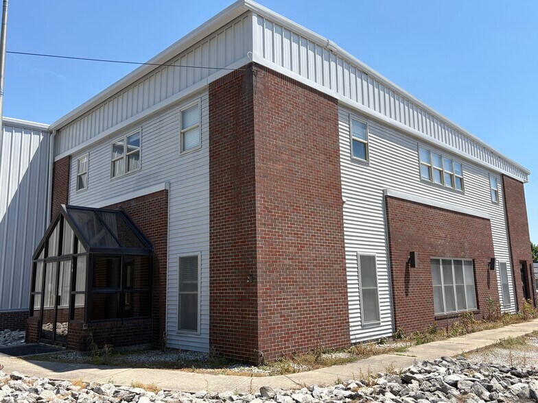 More Photos Of 211 Province St, Franklin Manufacturing For Lease