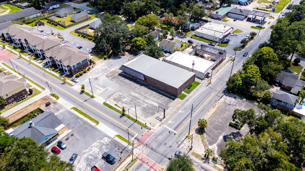 More Photos Of 802 Pennsylvania Ave, Savannah Freestanding For Sale