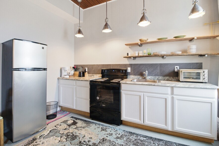 More Photos Of 437 William Ave, Davis Storefront Retail Residential For Sale