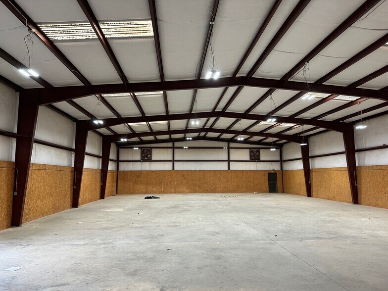 More Photos Of 1206 Shannon Blvd, Louisville Industrial For Sale