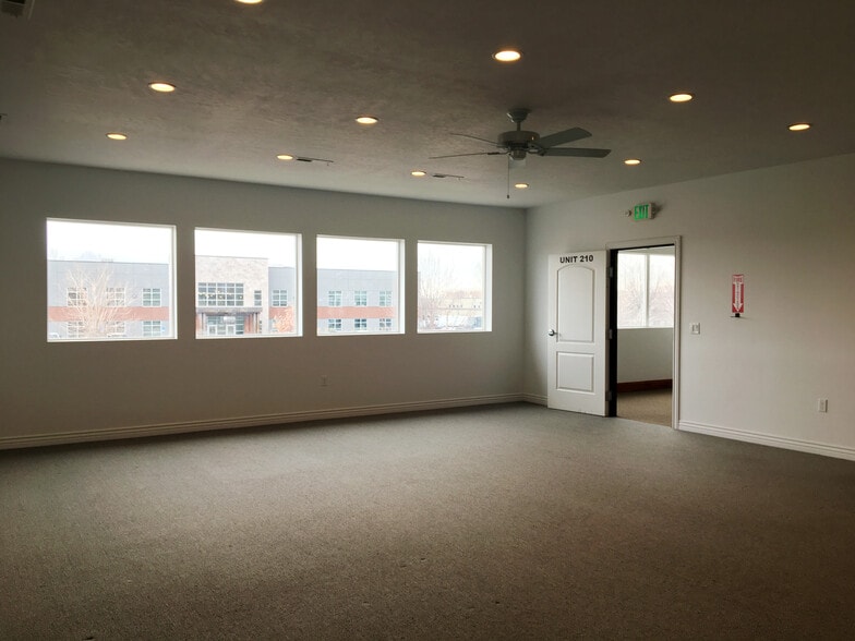 More Photos Of 1086 N 450 W, Springville Light Manufacturing For Sale