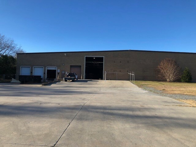 More Photos Of 309 Ash St, Cochran Industrial For Sale